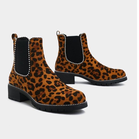 Shoes - NEW✨Cheetah print booties🐯